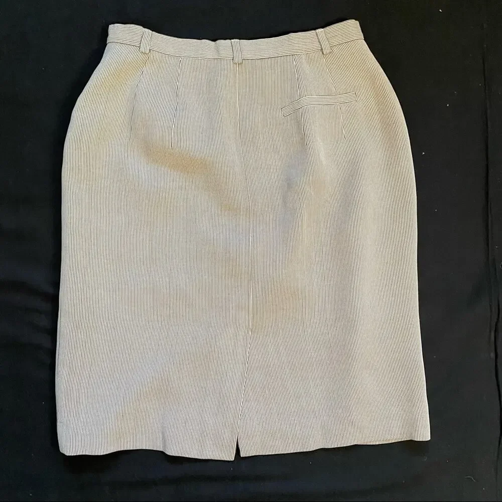 Talbots Pencil Skirt Womens 2P Brown White Pinstripe Excellent‎ Italian Fabric